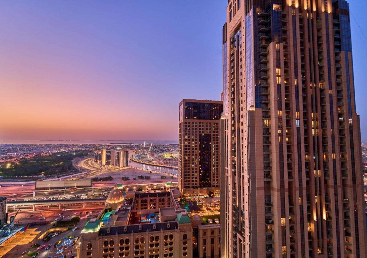 Apartment Spacious 1br In Habtoor With Canal Views & Close To Mall *