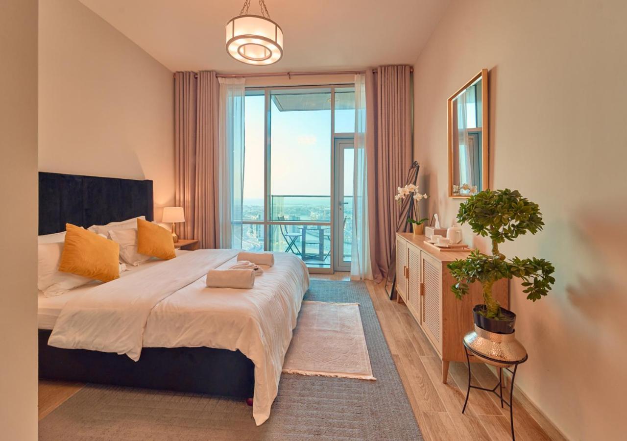 Spacious 1br In Habtoor With Canal Views & Close To Mall Apartment Dubai